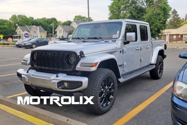 2024-Jeep-Gladiator-Refresh-High-Altitude-String-Gray-First-Photos-Exterior-001-1024x683.jpg