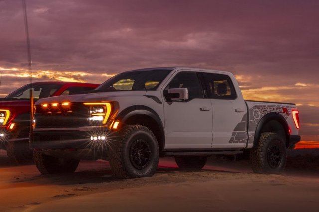 2023-Ford-F-150-Raptor-R-Media-Drive-Press-Photos-Exterior-002-side-front-three-quarters-DRL-d...jpg