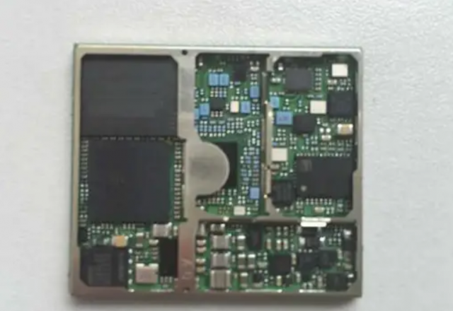 Sierra wireless card FCC test internal view of chip.png