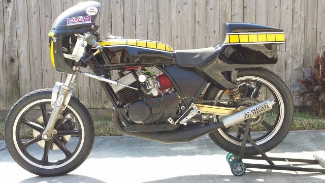 1976 Yamaha RD400 RR (2).jpg