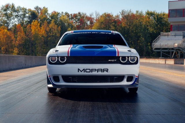 mopar-dodge-challenger-drag-pak-117-1572965993.jpg